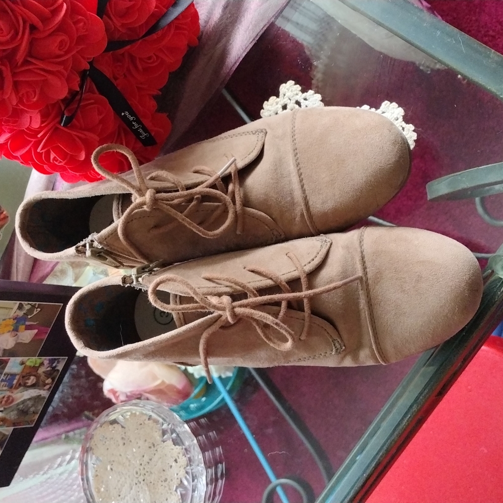 Cat & Jack Booties, sz 3 - Picture 3 of 9